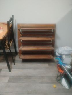 Hanging shelving unit