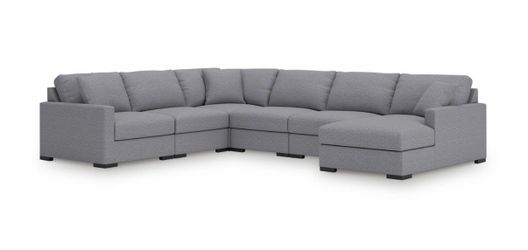 Ashley Chamberly Large Gray U-Shape Sectional Sofa with Chaise
