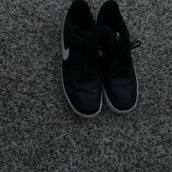 Nike • Size 8 