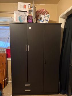 Black 3-Door Wardrobe with Drawers