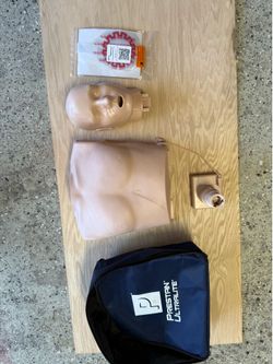 CPR training mannequin