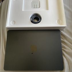 Apple 2022 MacBook Air Laptop with M2 chip: 13.6-inch Liquid Retina Display, 8GB RAM, 512GB SSD Storage