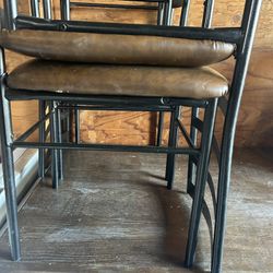 Dinner Table And 4 Chairs 