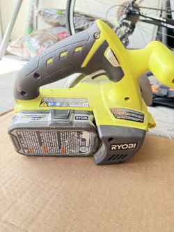 Ryobi ONE+ 18V Cordless 5 1/2 in. Circular Saw