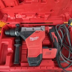 Milwaukee 5546-21 Corded 1 3/4" SDS Max Rotary Hammer