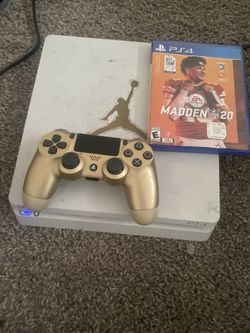 PlayStation 4 slim
