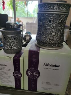 Scentsy warmer and Plug In