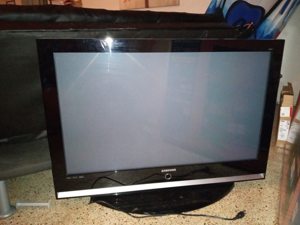 Samsung TV 45"