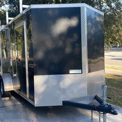 Tráiler-V/ with tools for installing flooring More than three thousand dollars in tools and the trailer is new