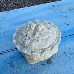 AUTOM China Cherub Trinket Box with Small Ruffled Lid, Decorated with Floral Des