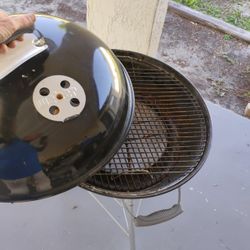 Weber https://offerup.com/redirect/?o=MjIuSW4= Grill 