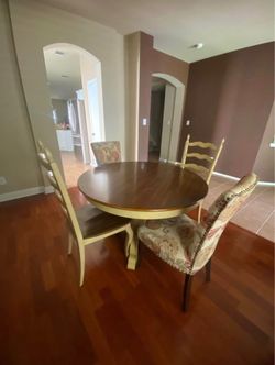Pier One table with 4 chairs