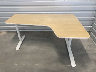 BIRCH RC IKEA BEKANT DESKS