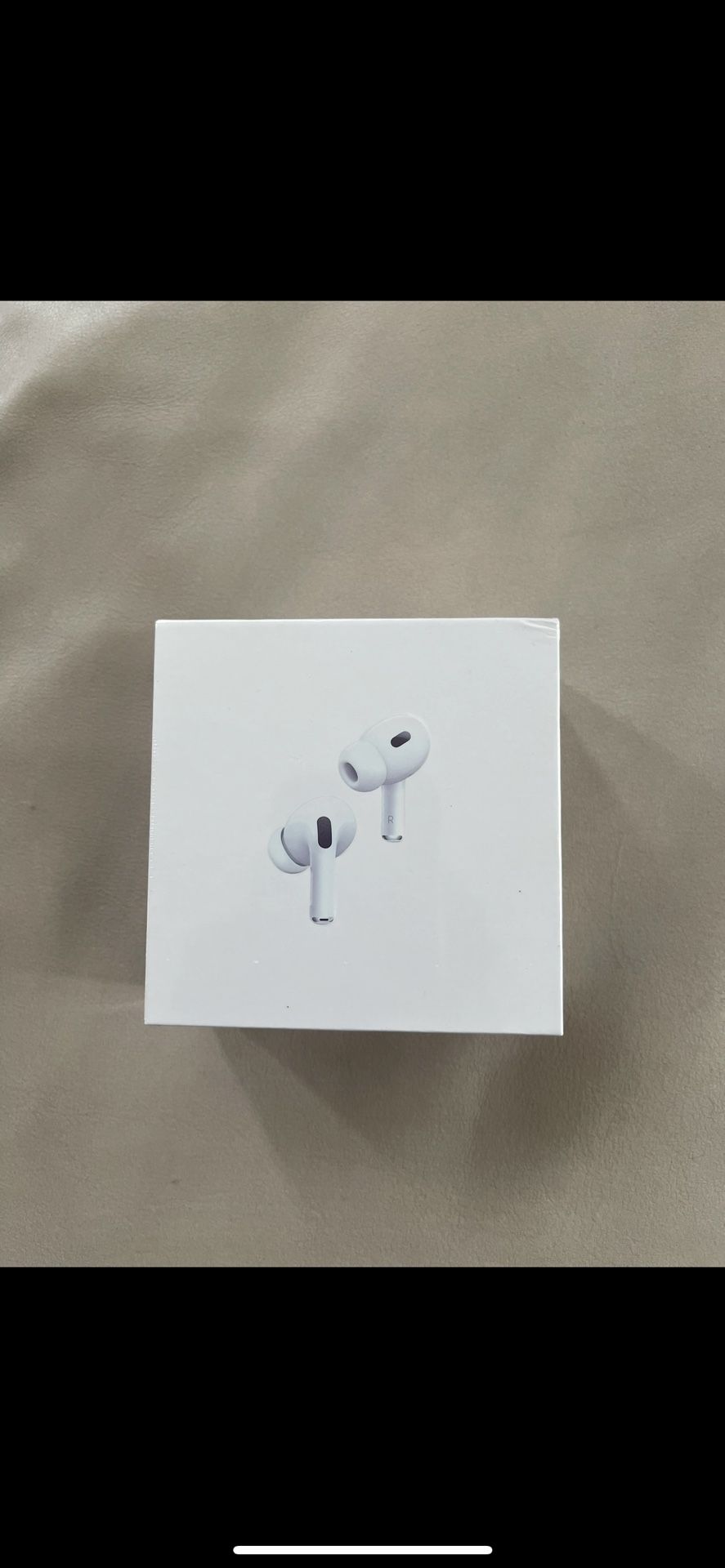 AirPods Pro 2nd Generation with MagSafe Wireless Charging Case - White