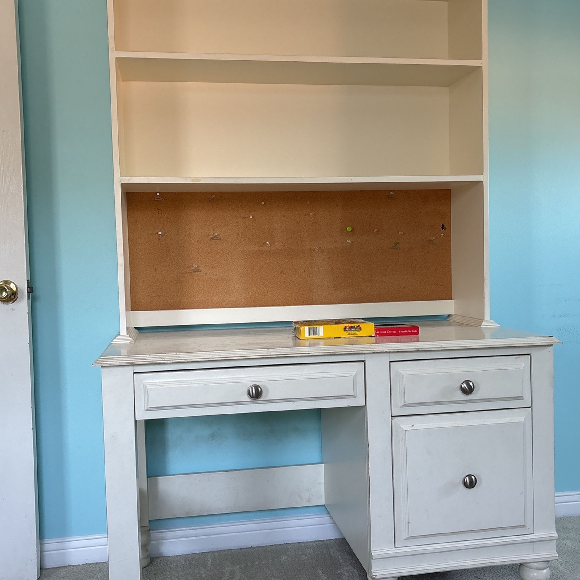 White Wood Desk With hutch