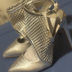 NIB Beautiful Silver Heels 