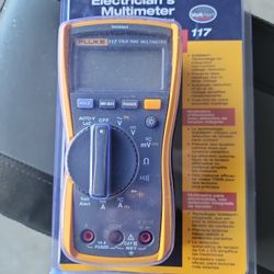 Fluke 117 New!