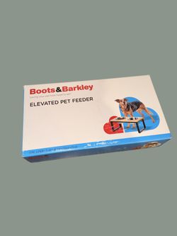 BRAND NEW Boots & Barkley Elevated Pet Fedder 