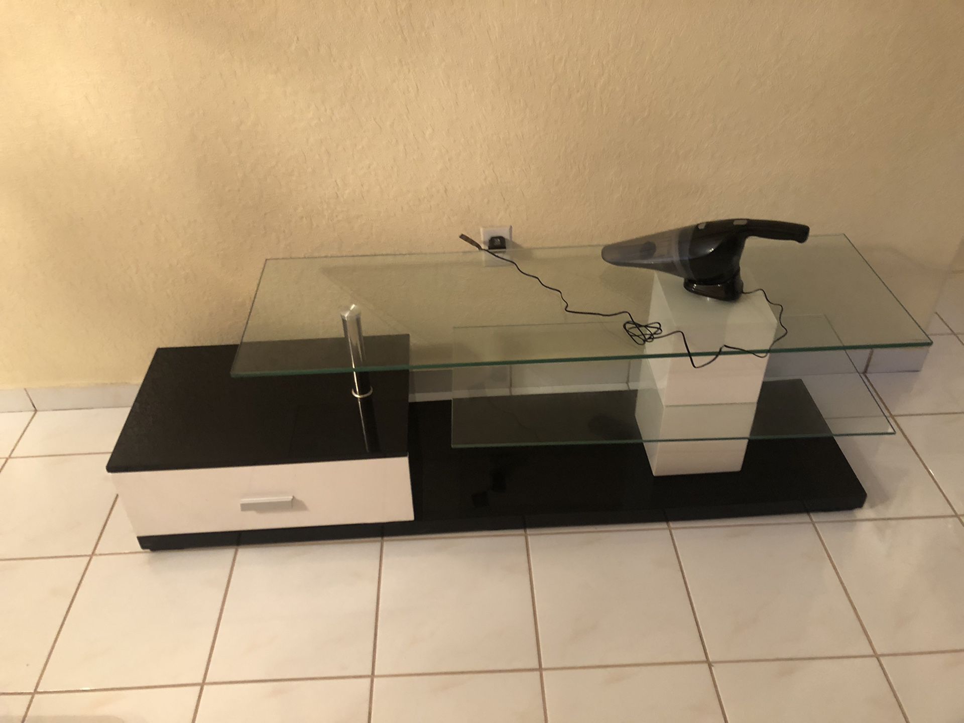 Modern style tv stand with single drawer