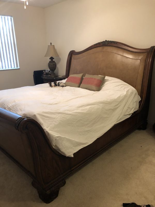 Henredon King Cherry Oak Sleigh Bed For In Pompano Beach Henredon King Cherry Oak Sleigh Bed