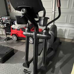 Life fitness Elliptical 