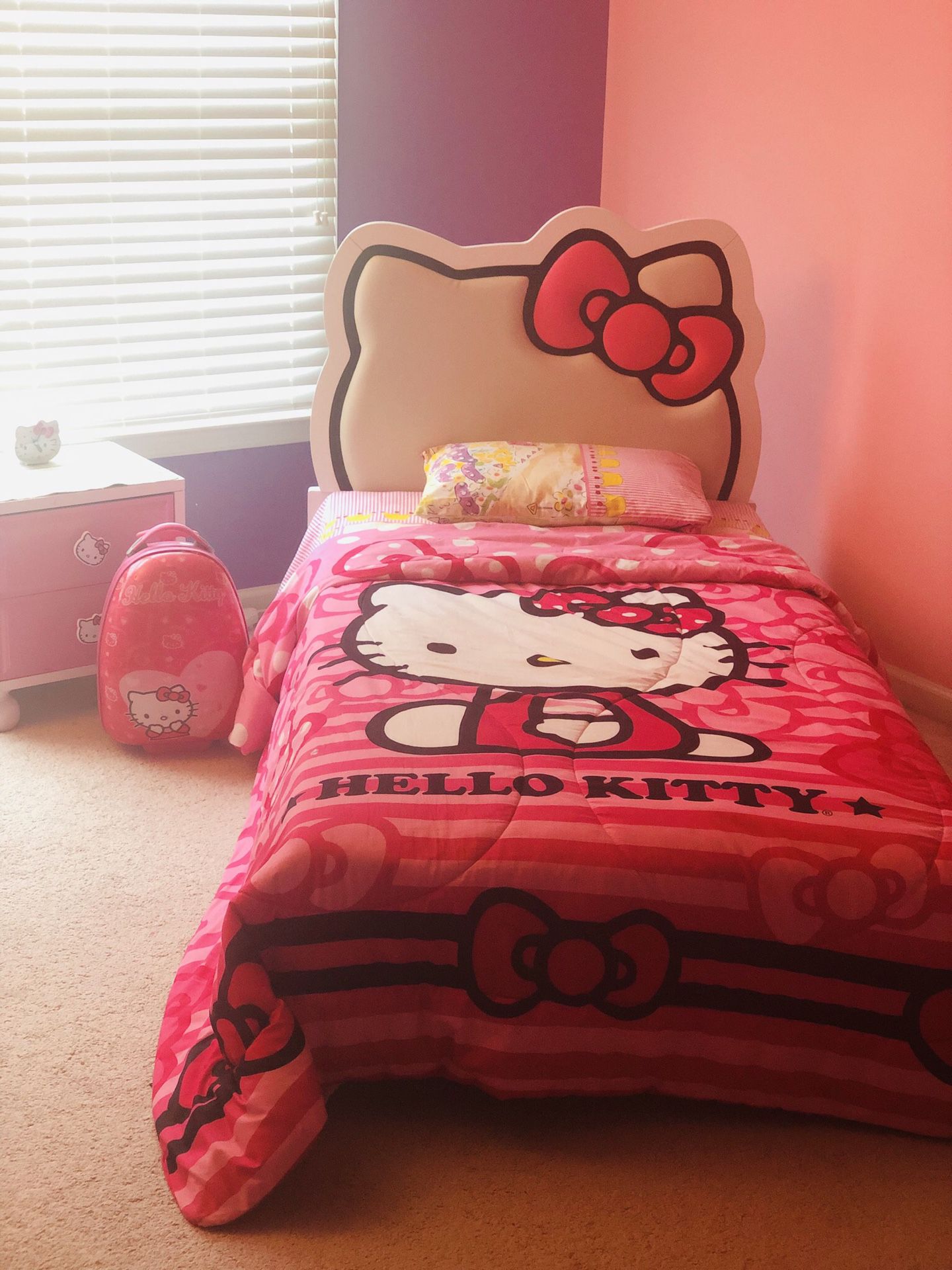 Hello Kitty twin bed
