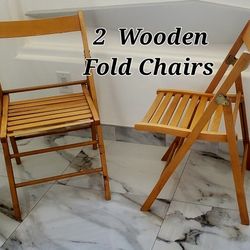 Wooden Folding Chairs ● Palm Springs 