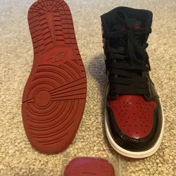 Air Jordan 1 Retro high OG Patent bred