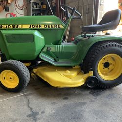 John Deere Lawn Tractor