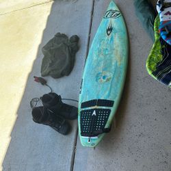 Around 6ft Surfboard Hard Top Plus Old Snowbaord Boots 