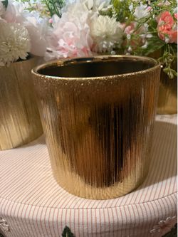 Gold vase
