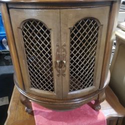 FRENCH PROVINCIAL END TABLE