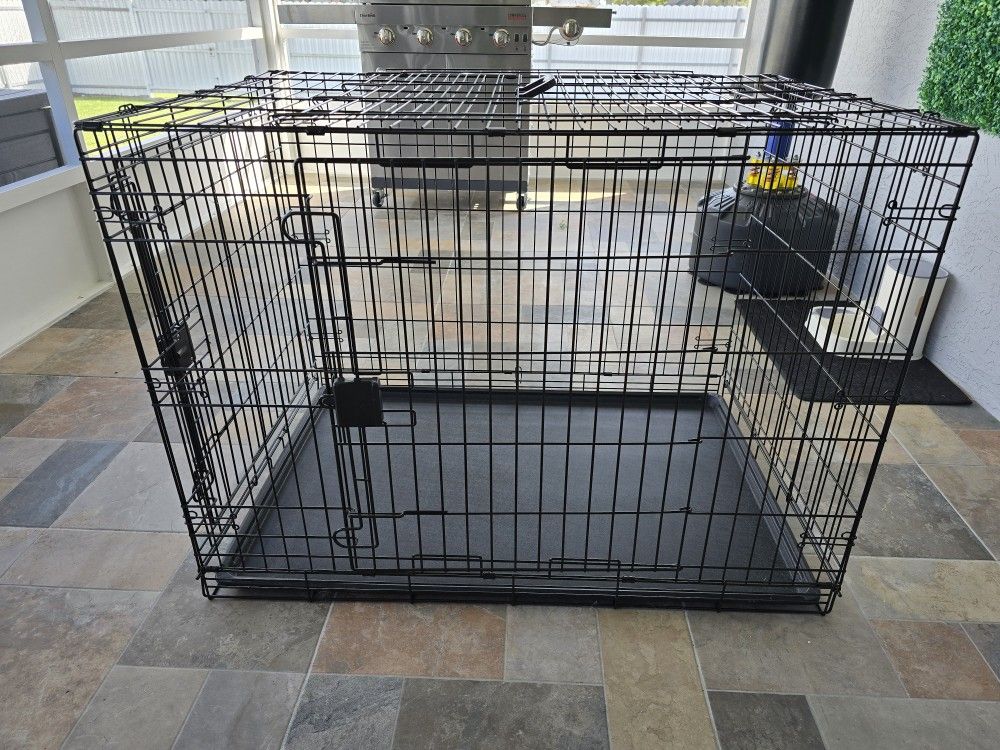 Durable and folding metal wire dog box with tray, double door, 42 x 28 x 30 inches, black color.