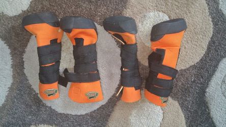 Dog booties, Avery brand, size Medium