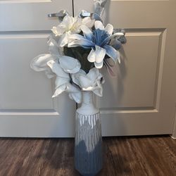 Floor vase With flowers