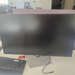 Dell 31.5" Flat Panel Monitor - Like NEW