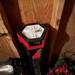 Milwaukee Stand Light