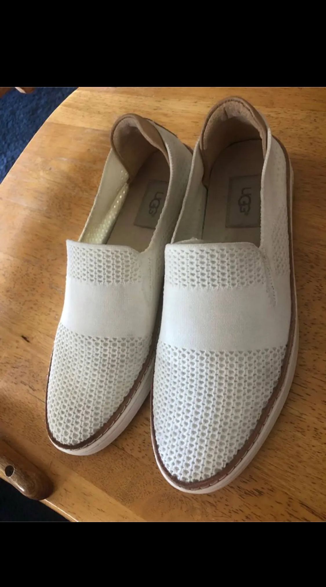 Ugg Woman Tan Shoes Size 8 In Clean Great Condition