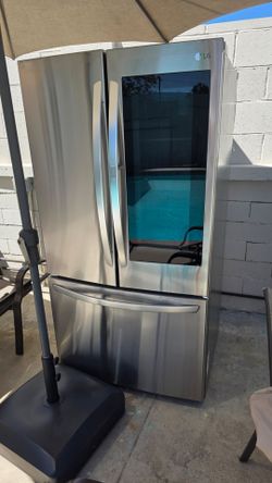 5 year old LG Refrigerator