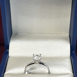 14k White Gold Diamond Ring 