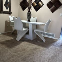 White Dining Room  Table Set 