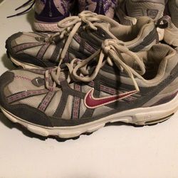 Ladies Nike sneakers