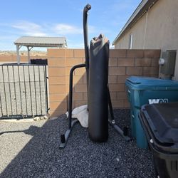 6' Kickboxing Bag And Stand