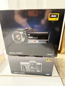 2 BRAND NEW camareras .
