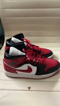 AIR JORDANS RED BLACK SIZE 11