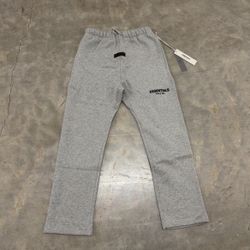 🔥 FEAR OF GOD ESSENTIALS SWEATPANTS – DARK OATMEAL / DARK GREY – SIZE XS (NEW)
