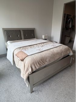 Queen Glam Bedroom Set Bed Frame & Matching 5-Drawer Dresser