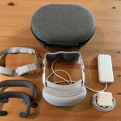  Apple Vision Pro, 1st Gen, 512GB, 21w, Includes Travel Case!