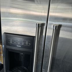 Viking pro refrigerator -used Make An Offer