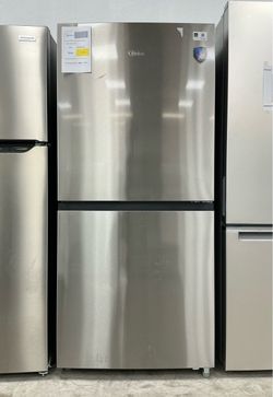 Midea 50/50 Flex 3 Way Convertible 20 cu. ft. Garage Ready Frost-free Upright Freezer